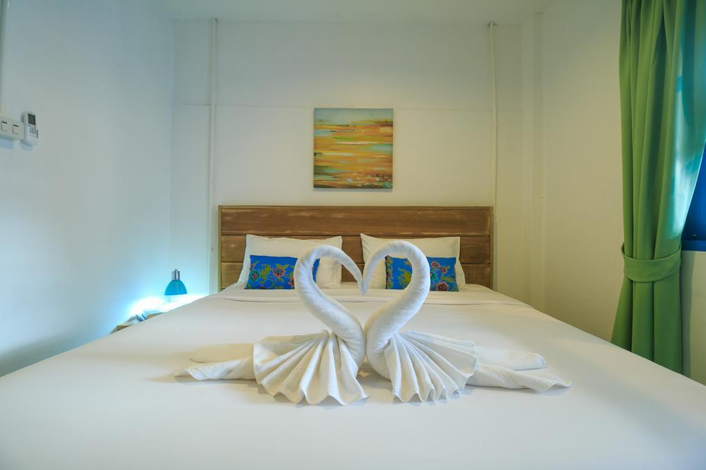 Frog House Bed & Breakfast (Adults Only) Patong Экстерьер фото