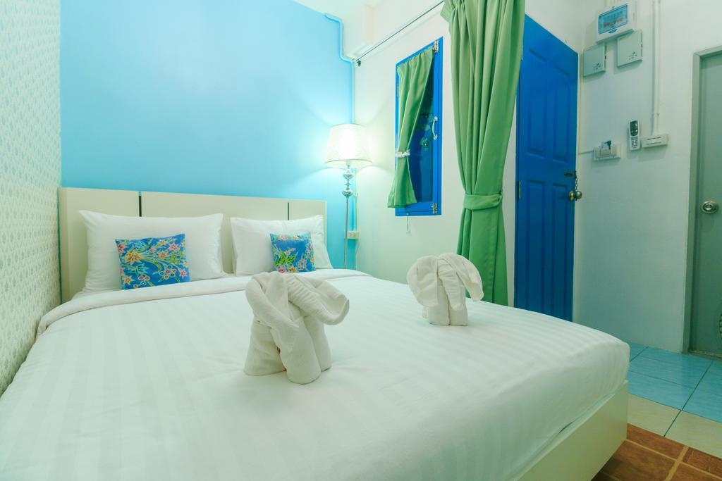 Frog House Bed & Breakfast (Adults Only) Patong Экстерьер фото