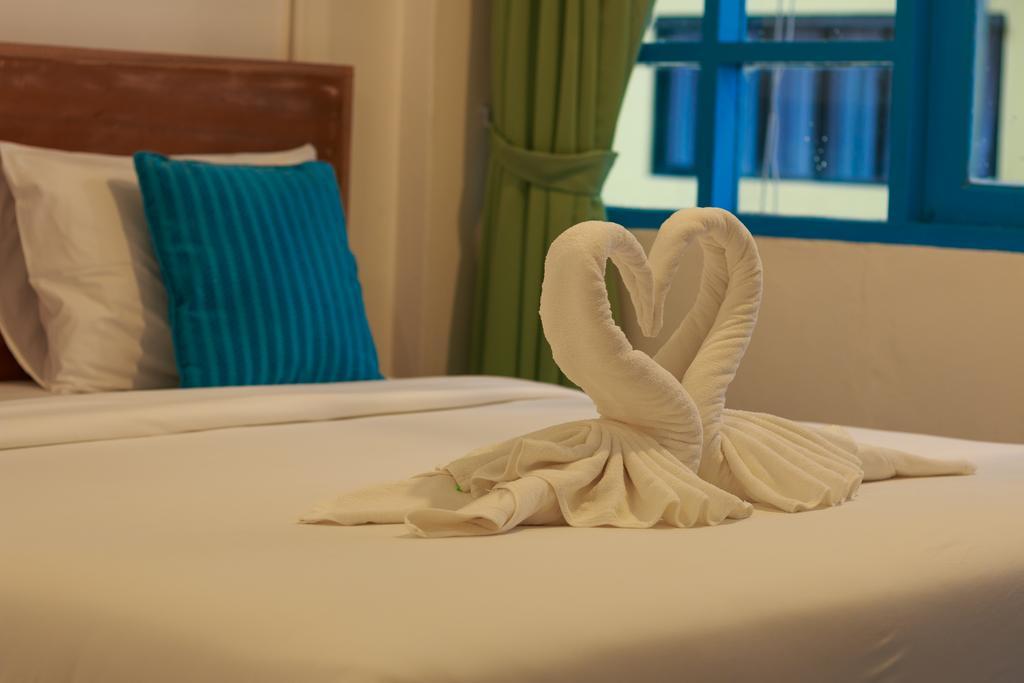 Frog House Bed & Breakfast (Adults Only) Patong Экстерьер фото
