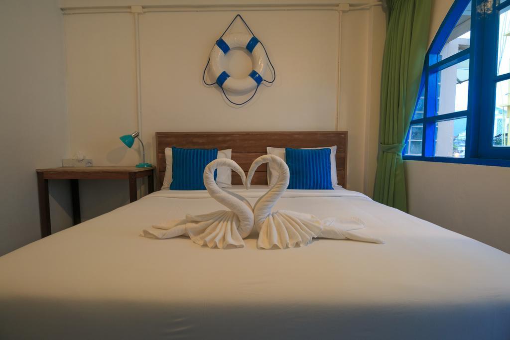 Frog House Bed & Breakfast (Adults Only) Patong Экстерьер фото