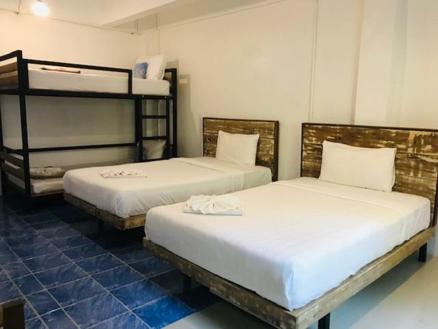 Frog House Bed & Breakfast (Adults Only) Patong Экстерьер фото